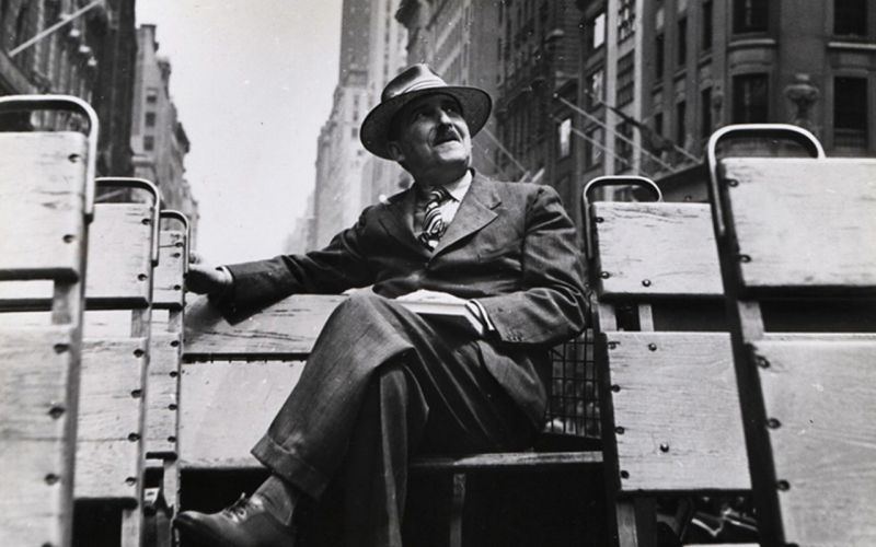 1941年，二次大戰爆發前，茨威格遊歷美國紐約。