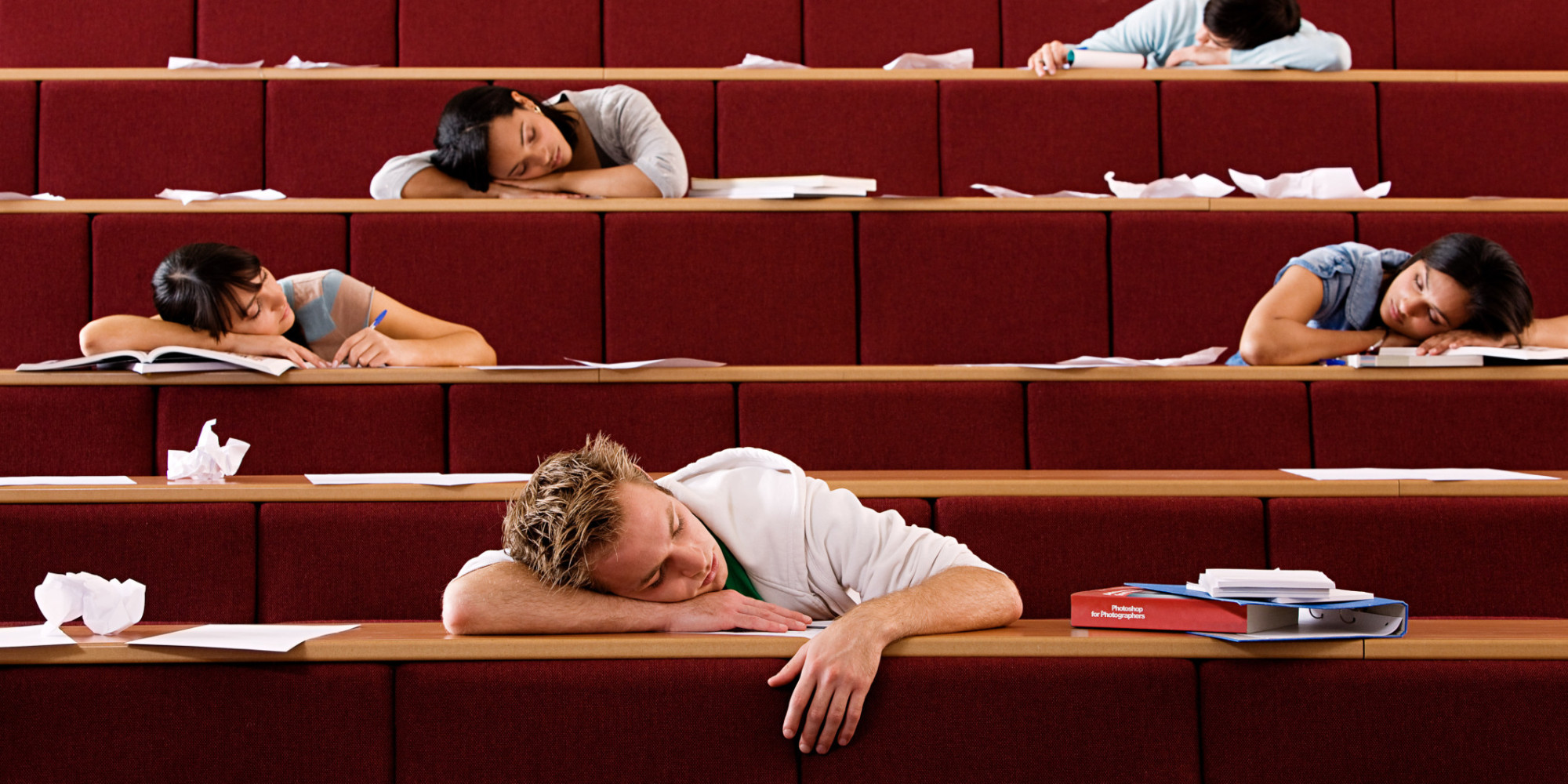 雖然每個人的睡眠類型和生活習慣略為不同，但現行的上課時間學生根本還沒進入最佳的學習狀態。