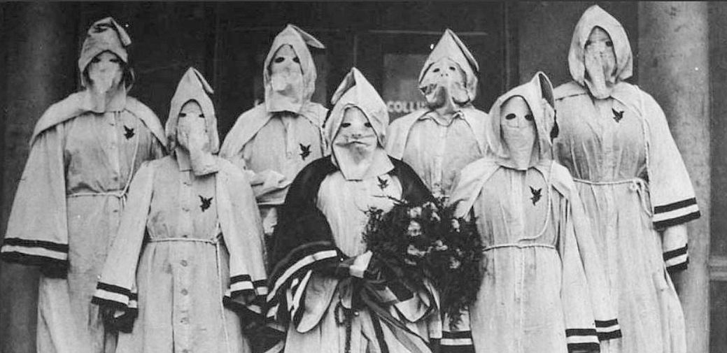 1920年代的「女性三K黨」。