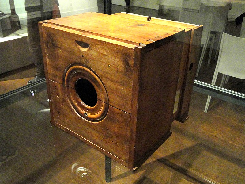 涅普斯製作的相機，約1820至1830年間。