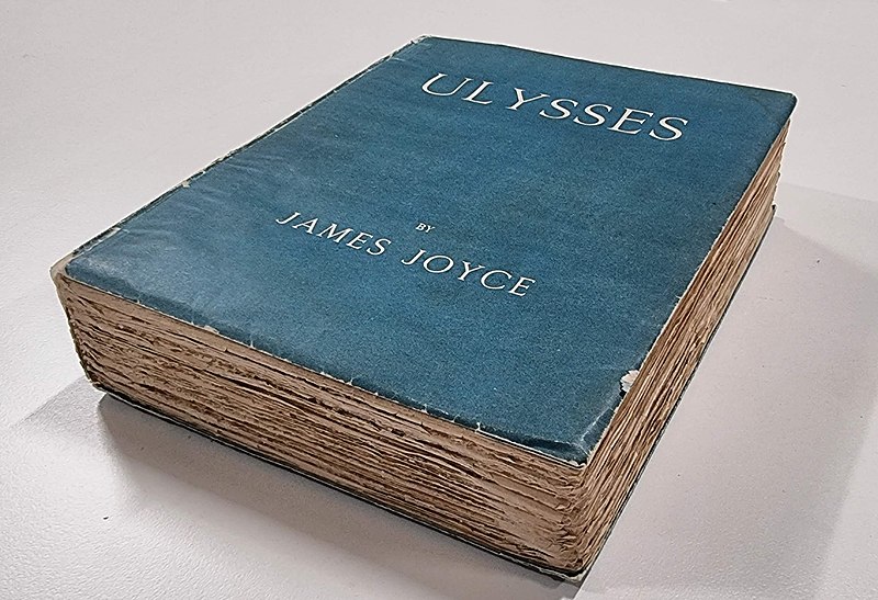 詹姆士‧喬伊斯（James Joyce）的《尤利西斯》（Ulysses）第一版。