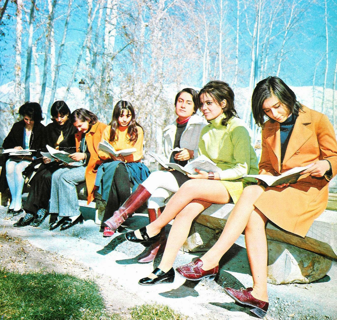 伊斯蘭革命以前的德黑蘭大學學生，攝於1971年。