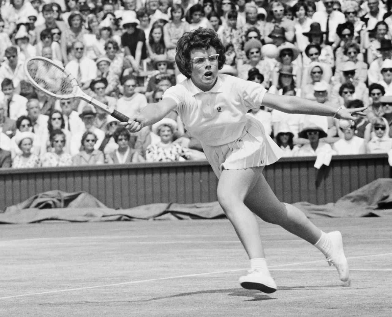1981年網球冠軍比利‧簡‧金因女同志身分而被驅逐出場。